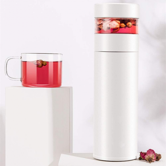 Thermos with Tea Compartment and Temperature Indicator